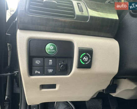 Черный Хонда Аккорд, объемом двигателя 3.47 л и пробегом 182 тыс. км за 12500 $, фото 13 на Automoto.ua