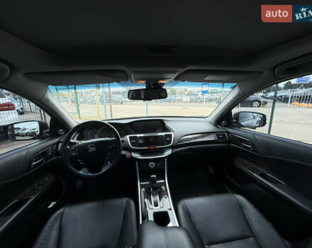 Черный Хонда Аккорд, объемом двигателя 3.47 л и пробегом 308 тыс. км за 15990 $, фото 17 на Automoto.ua