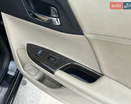 Черный Хонда Аккорд, объемом двигателя 3.47 л и пробегом 182 тыс. км за 12500 $, фото 18 на Automoto.ua