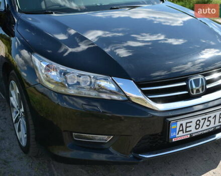 Черный Хонда Аккорд, объемом двигателя 3.47 л и пробегом 125 тыс. км за 15500 $, фото 4 на Automoto.ua