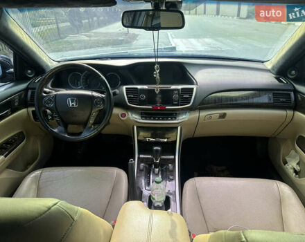 Черный Хонда Аккорд, объемом двигателя 3.47 л и пробегом 182 тыс. км за 12500 $, фото 11 на Automoto.ua