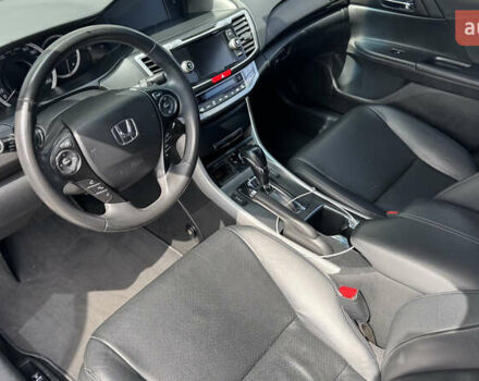 Черный Хонда Аккорд, объемом двигателя 2.36 л и пробегом 198 тыс. км за 15000 $, фото 11 на Automoto.ua