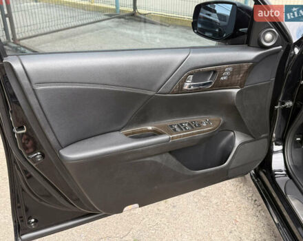 Черный Хонда Аккорд, объемом двигателя 3.47 л и пробегом 308 тыс. км за 15990 $, фото 11 на Automoto.ua