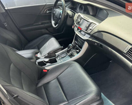 Черный Хонда Аккорд, объемом двигателя 2.36 л и пробегом 198 тыс. км за 15000 $, фото 15 на Automoto.ua