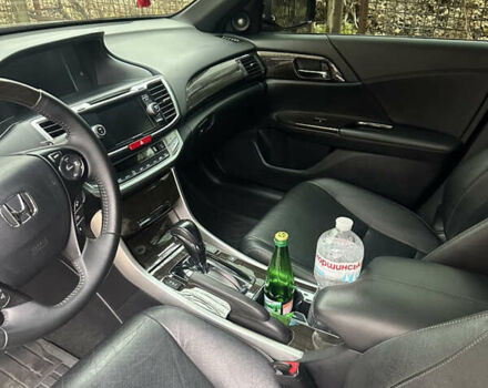 Черный Хонда Аккорд, объемом двигателя 3.47 л и пробегом 109 тыс. км за 19000 $, фото 12 на Automoto.ua