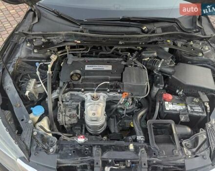 Черный Хонда Аккорд, объемом двигателя 2.4 л и пробегом 185 тыс. км за 12000 $, фото 8 на Automoto.ua