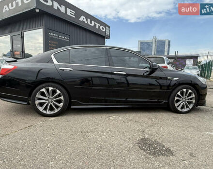 Черный Хонда Аккорд, объемом двигателя 3.47 л и пробегом 308 тыс. км за 15990 $, фото 7 на Automoto.ua