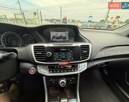 Черный Хонда Аккорд, объемом двигателя 3.47 л и пробегом 308 тыс. км за 15990 $, фото 19 на Automoto.ua