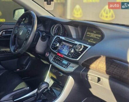 Черный Хонда Аккорд, объемом двигателя 3.5 л и пробегом 199 тыс. км за 14900 $, фото 15 на Automoto.ua