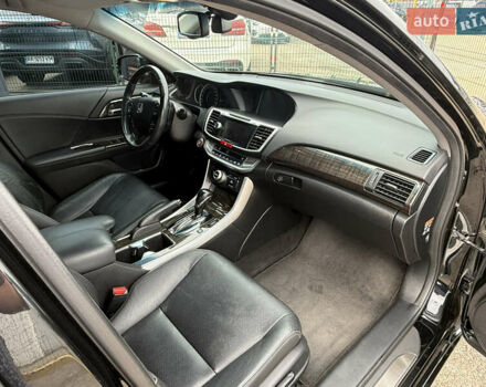 Черный Хонда Аккорд, объемом двигателя 3.47 л и пробегом 308 тыс. км за 15990 $, фото 16 на Automoto.ua