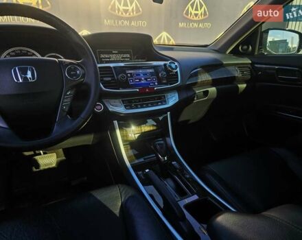 Черный Хонда Аккорд, объемом двигателя 3.5 л и пробегом 199 тыс. км за 14900 $, фото 19 на Automoto.ua