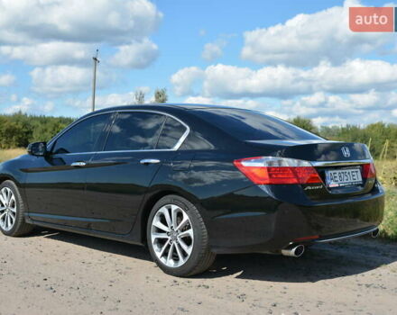 Черный Хонда Аккорд, объемом двигателя 3.47 л и пробегом 125 тыс. км за 15500 $, фото 8 на Automoto.ua