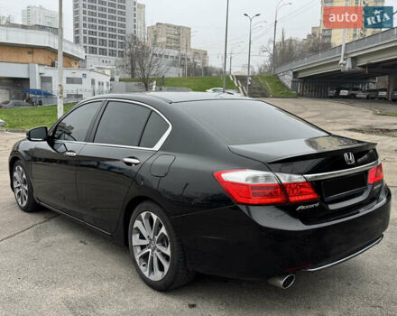 Черный Хонда Аккорд, объемом двигателя 2.36 л и пробегом 222 тыс. км за 10900 $, фото 4 на Automoto.ua