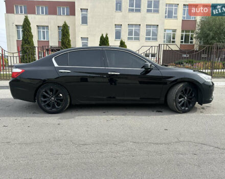 Черный Хонда Аккорд, объемом двигателя 3.47 л и пробегом 182 тыс. км за 12500 $, фото 7 на Automoto.ua