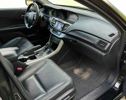 Чорний Хонда Аккорд, об'ємом двигуна 2 л та пробігом 180 тис. км за 12800 $, фото 7 на Automoto.ua
