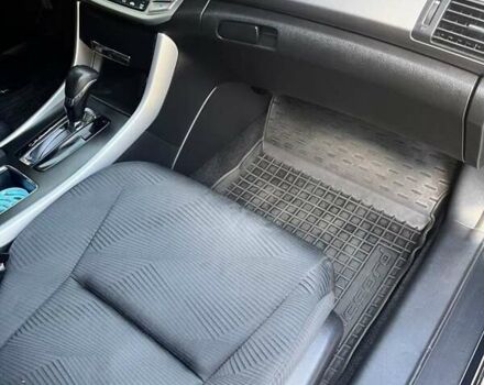 Черный Хонда Аккорд, объемом двигателя 2.4 л и пробегом 118 тыс. км за 12500 $, фото 16 на Automoto.ua