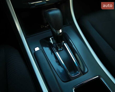 Чорний Хонда Аккорд, об'ємом двигуна 2.4 л та пробігом 108 тис. км за 12000 $, фото 19 на Automoto.ua