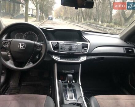 Черный Хонда Аккорд, объемом двигателя 2.4 л и пробегом 211 тыс. км за 11900 $, фото 4 на Automoto.ua