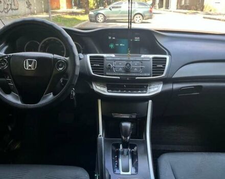 Черный Хонда Аккорд, объемом двигателя 2.4 л и пробегом 118 тыс. км за 12500 $, фото 8 на Automoto.ua