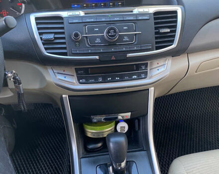 Черный Хонда Аккорд, объемом двигателя 2.4 л и пробегом 190 тыс. км за 11200 $, фото 11 на Automoto.ua