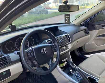 Черный Хонда Аккорд, объемом двигателя 2.4 л и пробегом 190 тыс. км за 11200 $, фото 8 на Automoto.ua