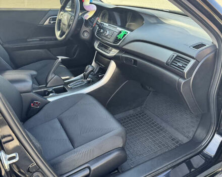 Черный Хонда Аккорд, объемом двигателя 2.4 л и пробегом 119 тыс. км за 15000 $, фото 7 на Automoto.ua