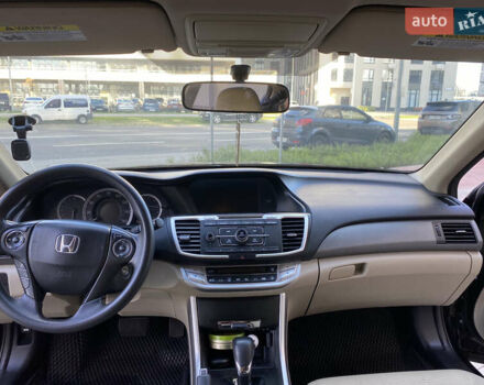 Черный Хонда Аккорд, объемом двигателя 2.4 л и пробегом 190 тыс. км за 11200 $, фото 9 на Automoto.ua