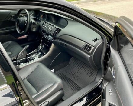 Черный Хонда Аккорд, объемом двигателя 2.4 л и пробегом 135 тыс. км за 14999 $, фото 5 на Automoto.ua