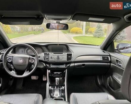 Черный Хонда Аккорд, объемом двигателя 2.36 л и пробегом 138 тыс. км за 15700 $, фото 7 на Automoto.ua