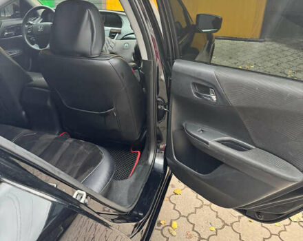 Черный Хонда Аккорд, объемом двигателя 2.4 л и пробегом 190 тыс. км за 15000 $, фото 5 на Automoto.ua