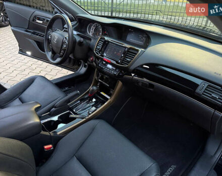 Черный Хонда Аккорд, объемом двигателя 3.5 л и пробегом 136 тыс. км за 17700 $, фото 10 на Automoto.ua