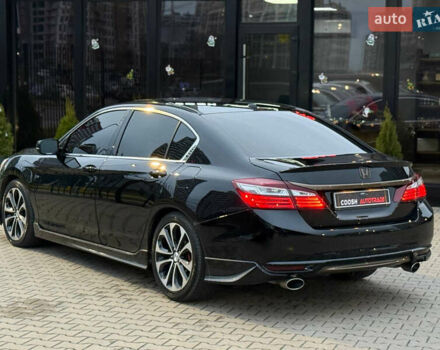 Черный Хонда Аккорд, объемом двигателя 3.5 л и пробегом 136 тыс. км за 17700 $, фото 4 на Automoto.ua