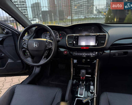 Черный Хонда Аккорд, объемом двигателя 3.5 л и пробегом 136 тыс. км за 17700 $, фото 14 на Automoto.ua