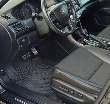 Черный Хонда Аккорд, объемом двигателя 2.36 л и пробегом 130 тыс. км за 16300 $, фото 9 на Automoto.ua