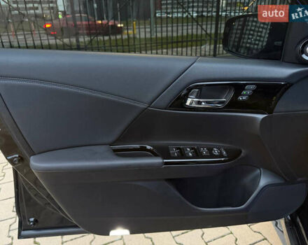 Черный Хонда Аккорд, объемом двигателя 3.5 л и пробегом 136 тыс. км за 17700 $, фото 8 на Automoto.ua