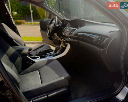 Черный Хонда Аккорд, объемом двигателя 2.4 л и пробегом 185 тыс. км за 13300 $, фото 7 на Automoto.ua