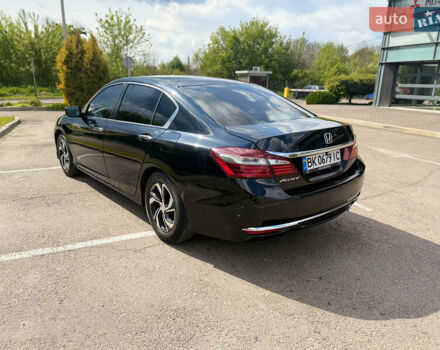 Черный Хонда Аккорд, объемом двигателя 2.4 л и пробегом 185 тыс. км за 13300 $, фото 5 на Automoto.ua