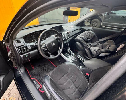 Черный Хонда Аккорд, объемом двигателя 2.4 л и пробегом 190 тыс. км за 15000 $, фото 12 на Automoto.ua