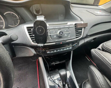 Черный Хонда Аккорд, объемом двигателя 2.4 л и пробегом 190 тыс. км за 15000 $, фото 11 на Automoto.ua