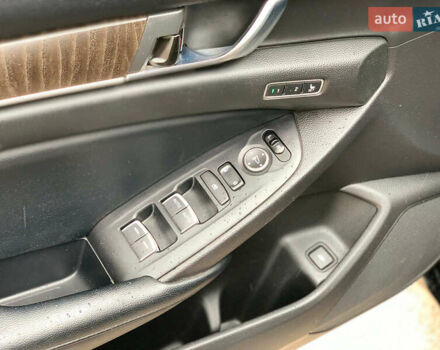 Черный Хонда Аккорд, объемом двигателя 2 л и пробегом 145 тыс. км за 19990 $, фото 24 на Automoto.ua