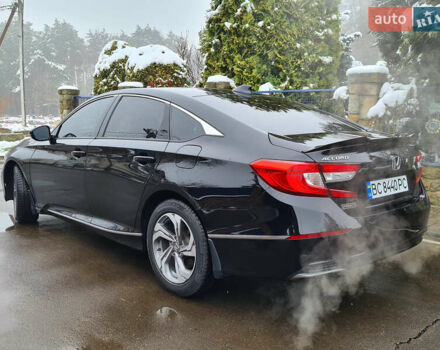 Черный Хонда Аккорд, объемом двигателя 1.5 л и пробегом 74 тыс. км за 17777 $, фото 4 на Automoto.ua