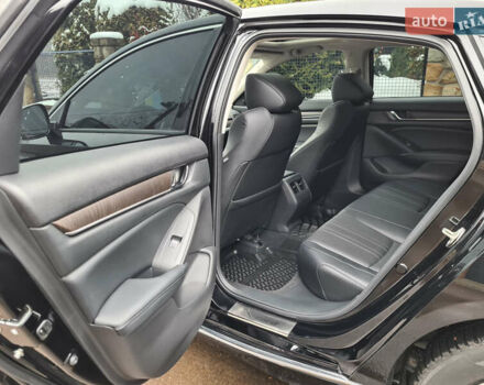 Черный Хонда Аккорд, объемом двигателя 1.5 л и пробегом 74 тыс. км за 17777 $, фото 13 на Automoto.ua