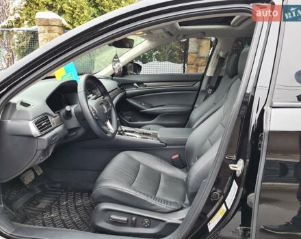 Черный Хонда Аккорд, объемом двигателя 1.5 л и пробегом 74 тыс. км за 17777 $, фото 10 на Automoto.ua