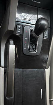 Чорний Хонда Аккорд, об'ємом двигуна 2.2 л та пробігом 300 тис. км за 8700 $, фото 7 на Automoto.ua