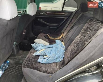 Черный Хонда Аккорд, объемом двигателя 1.6 л и пробегом 385 тыс. км за 3000 $, фото 4 на Automoto.ua