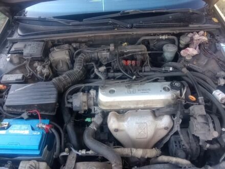 Черный Хонда Аккорд, объемом двигателя 1.8 л и пробегом 334 тыс. км за 2200 $, фото 1 на Automoto.ua