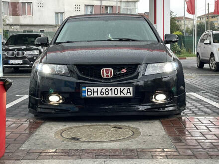 Хонда Аккорд 2003 у Килие на Automoto.ua Чорний Хонда Аккорд, об'ємом двигуна 2 л та пробігом 270 тис. км за 5600 $, фото 1 на Automoto.ua