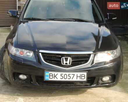 Черный Хонда Аккорд, объемом двигателя 2.4 л и пробегом 360 тыс. км за 5500 $, фото 1 на Automoto.ua