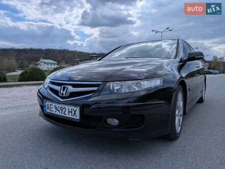 Хонда Аккорд 2006 у Дніпро (Дніпропетровську) на Automoto.ua Чорний Хонда Аккорд, об'ємом двигуна 2.35 л та пробігом 217 тис. км за 7500 $, фото 1 на Automoto.ua