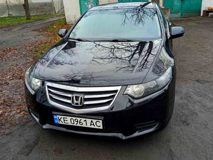 Черный Хонда Аккорд, объемом двигателя 2 л и пробегом 200 тыс. км за 9000 $, фото 1 на Automoto.ua